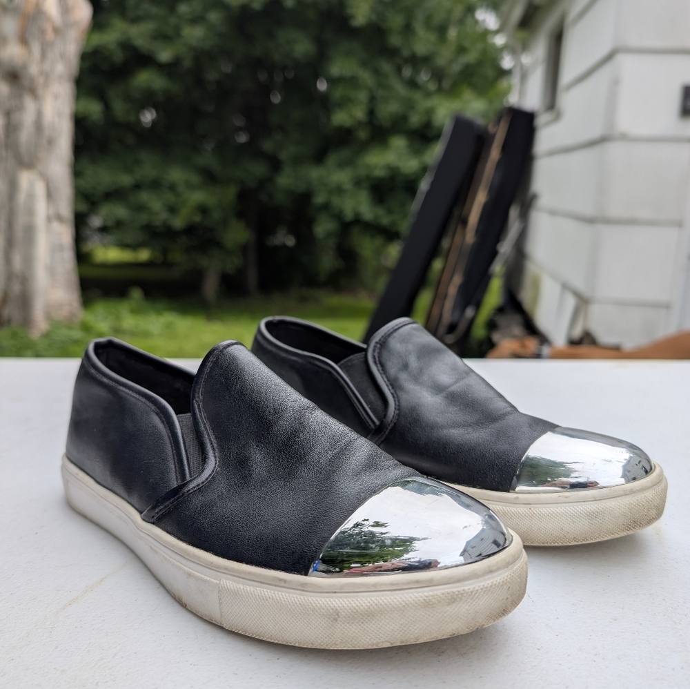Steve Madden Eleete Slip On